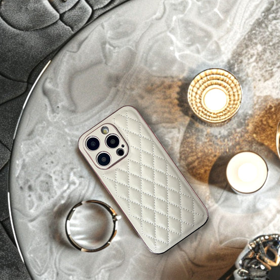 クラシックキルティングレザーiphoneケース